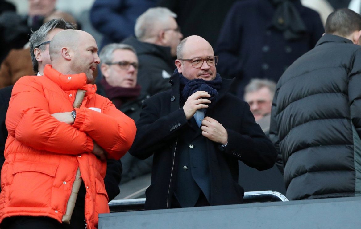 Bruce disagreed with Charnley on transfers